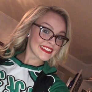 Meet your Posher, Madison